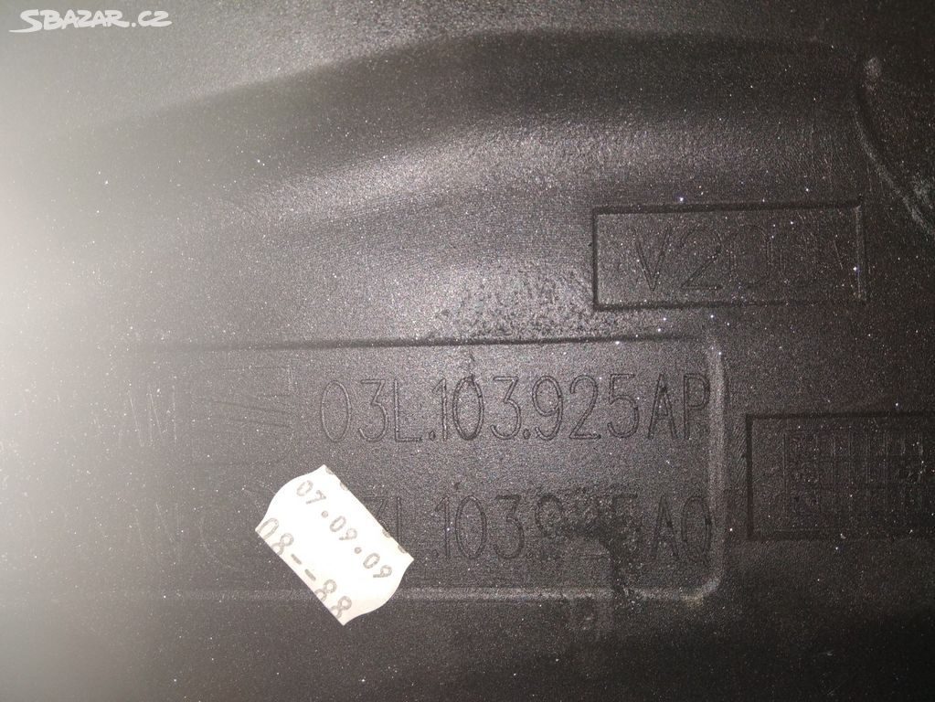 03L103925AR kryt motoru Octavia 2