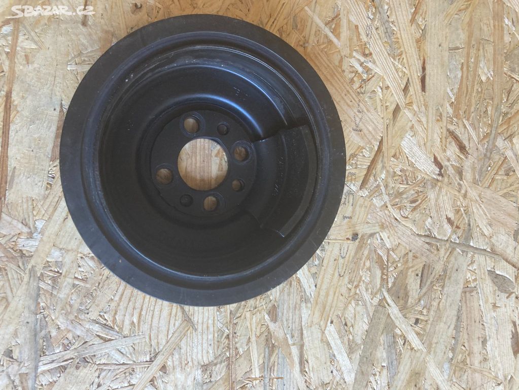 Řemenice kliky 1,4 TDi Škoda Fabia III 04B105243B