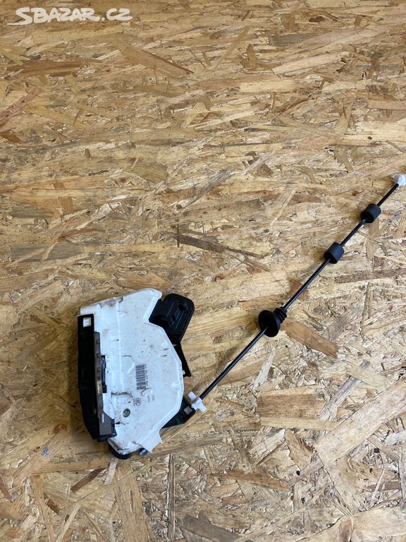 Octavia III 3 5E1837016A zámek přední pravý