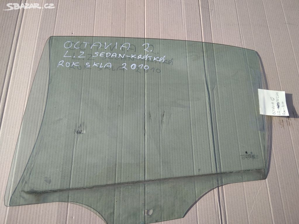 Octavia 2 levé zadní sklo dveří