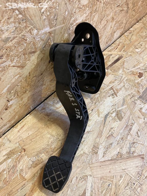 2Q1721059B    2Q0927810     spojkový pedál