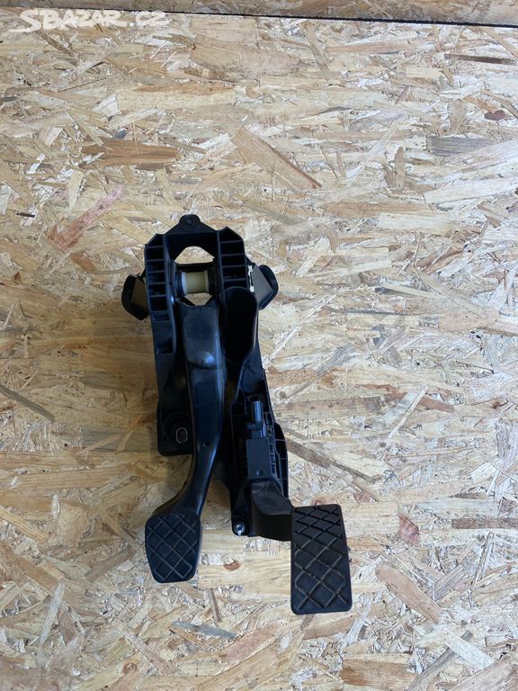 brzdový pedál ŠKODA Octavia III  5Q1721058AL