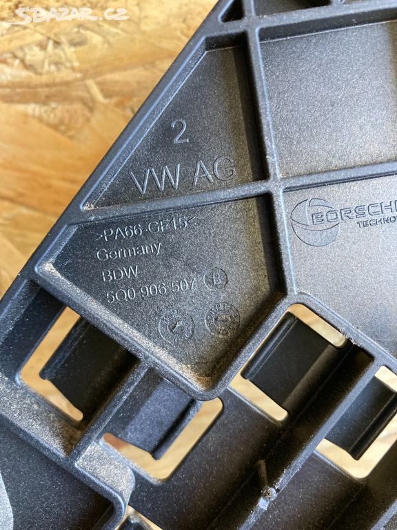 5Q0906507B držák jednotky