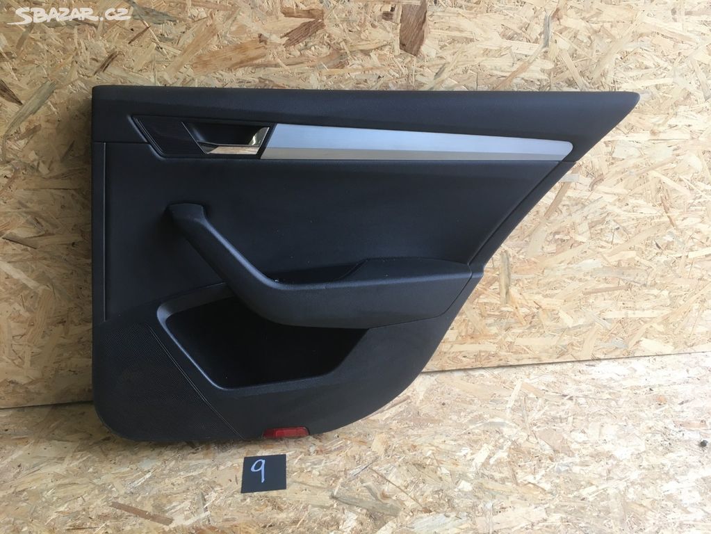 Škoda Superb III,3 pravá zadní výplň sedan
