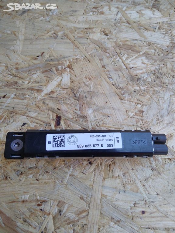 anténní zesilovač pro okenní sklo ŠKODA 5E9035577