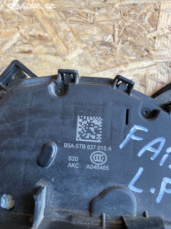 5TB837015 zámek dveří L.P.