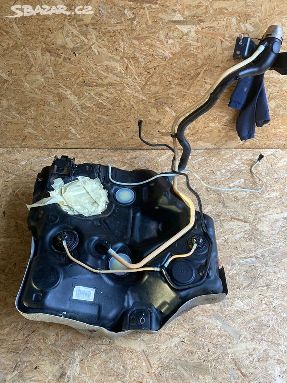 Benzínová nádrž Octavia III 5Q0201021NM