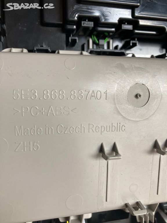 Schránka na brýle osvětlení ŠKODA Octavia IV