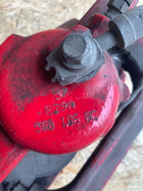 Škoda Octavia III RS přední brzdič třmen