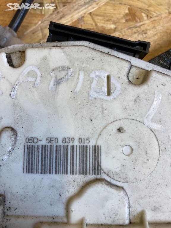5E0839015 Zámek dveří