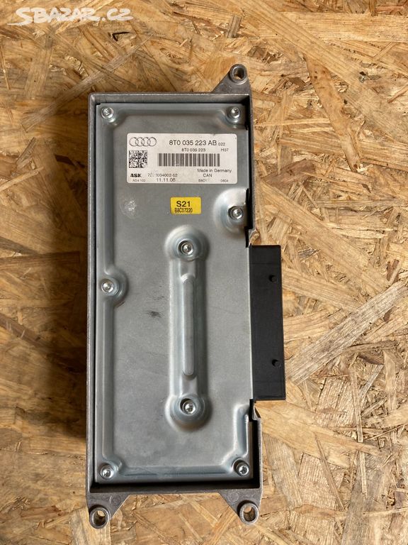 Audi A4 A5 zesilovač 8T0035223AB