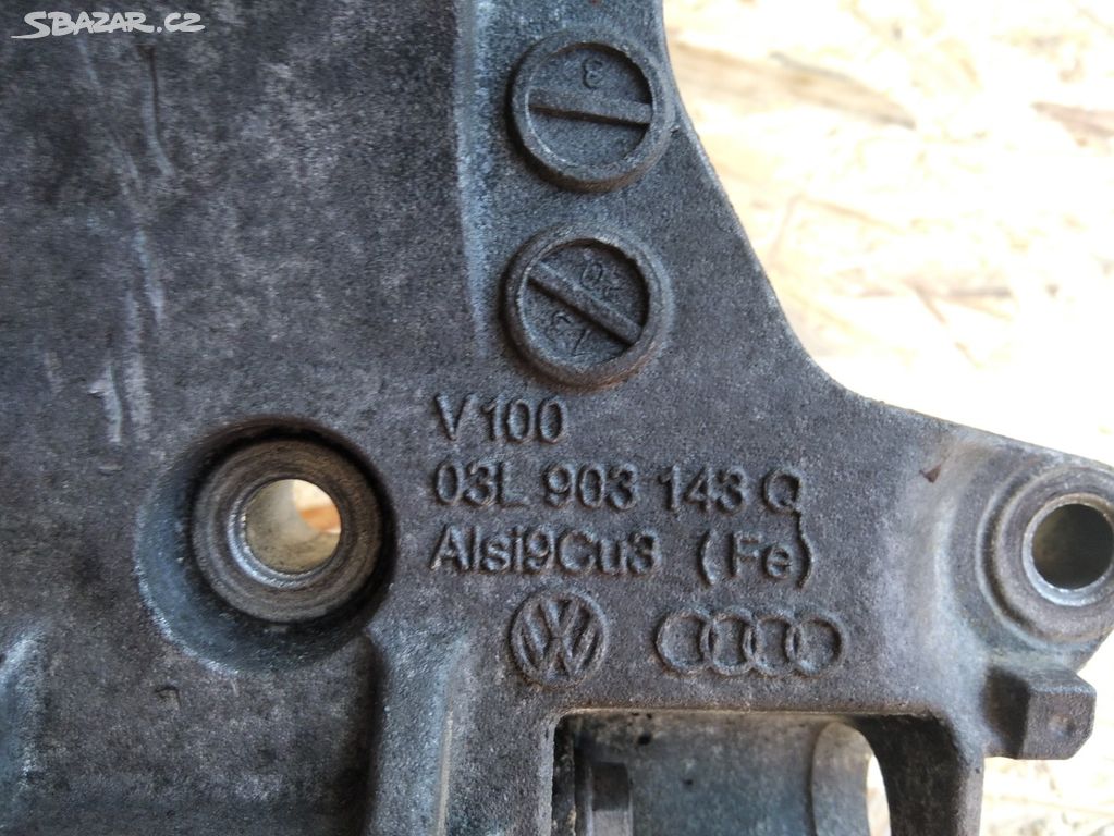 držák klimakompresoru + alternátoru 03L903143Q