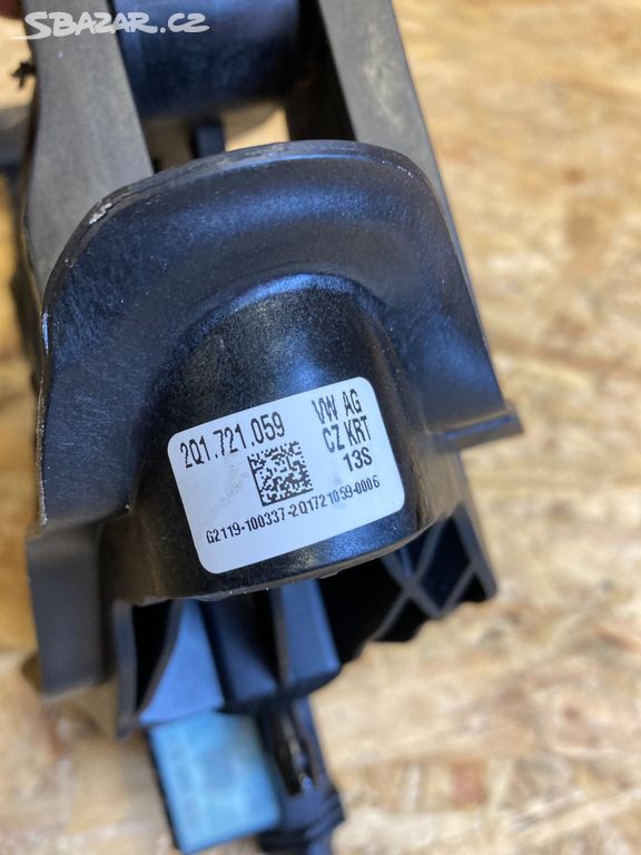 2Q1721059B    2Q0927810     spojkový pedál