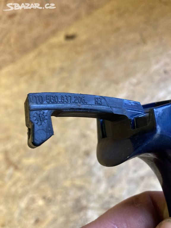 Klika dveří vnější zadní pravá 5G0837206 Škoda