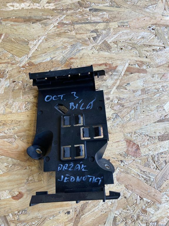 5Q0906507B držák jednotky