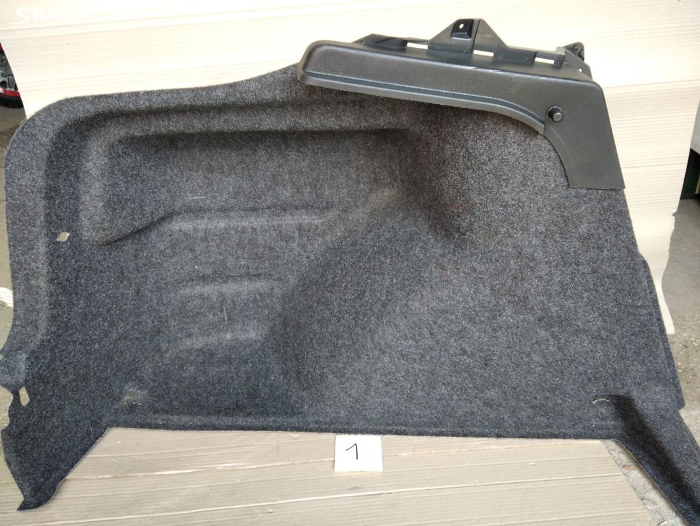 Rapid výplň kufru levá sedan 5JA867427B 1BS