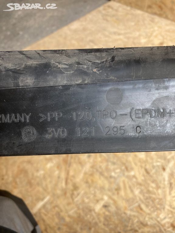 Škoda Superb III vedení vzduchu 3V0121295C