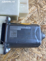 Škoda Rapid moturek stahování oken 5JA959802H