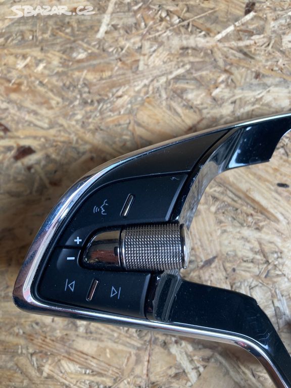 5E3919719 Multifunkční tlačítka volantu Octavia 4