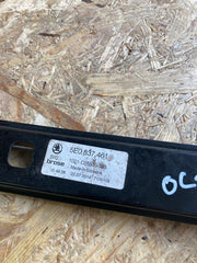 5E0837461 Levá přední stahovačka Octavia III