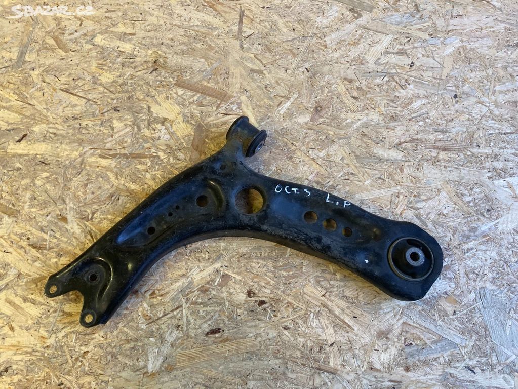 Škoda Octavia III,3 levé rameno