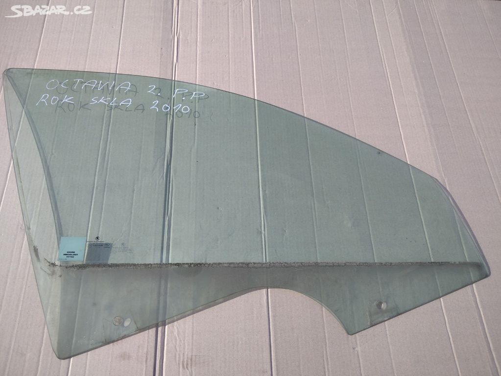Octavia 2 pravé přední sklo dveří
