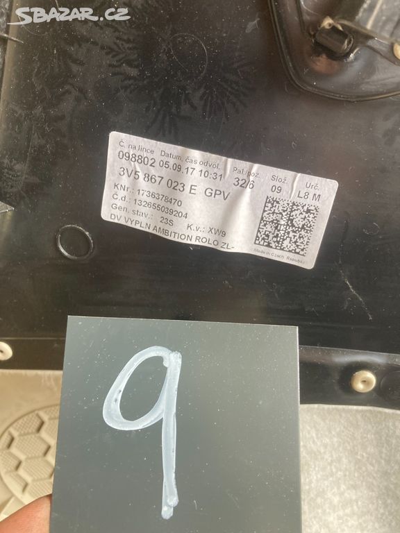 Škoda Superb III výplň dveří levá zadní sedan