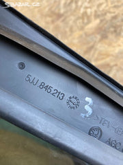 SKODA RAPID SPACEBACK. SKLO DO DVEŘÍ LEVÉ ZADNÍ