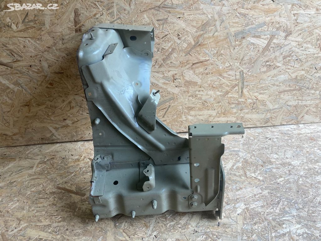 Škoda Enyaq levý nosník