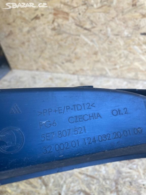 Octavia 4 combi zadni spoiler narazniku