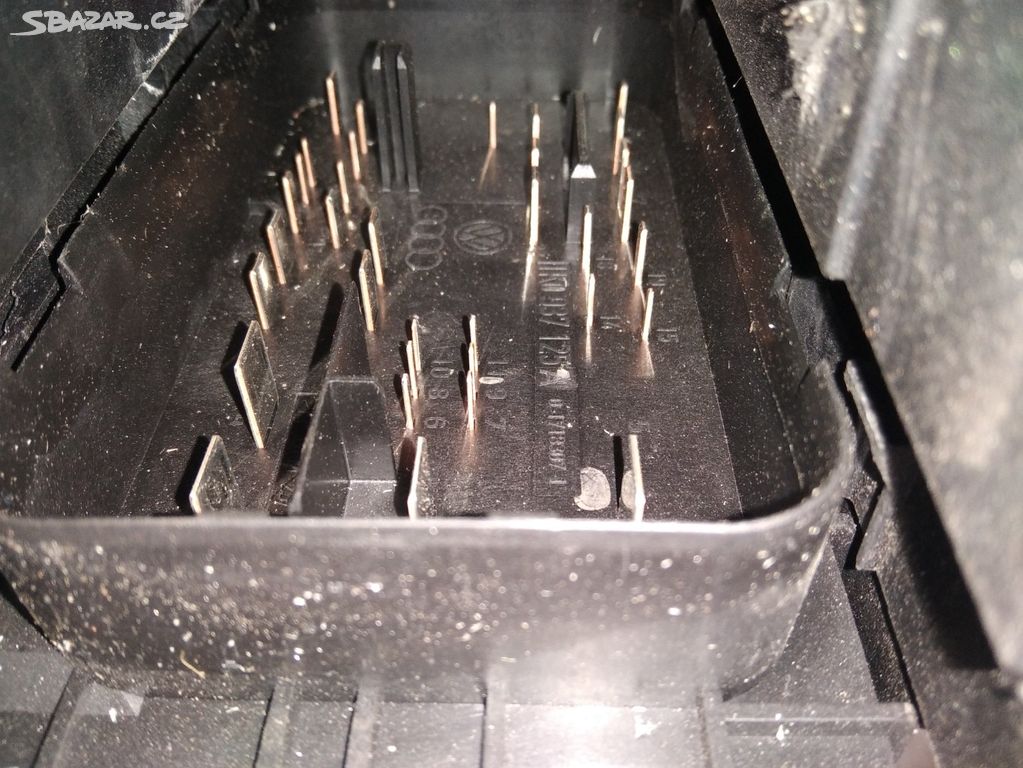 pojistková skříňka VW Golf VI 5K0 1K0937125D