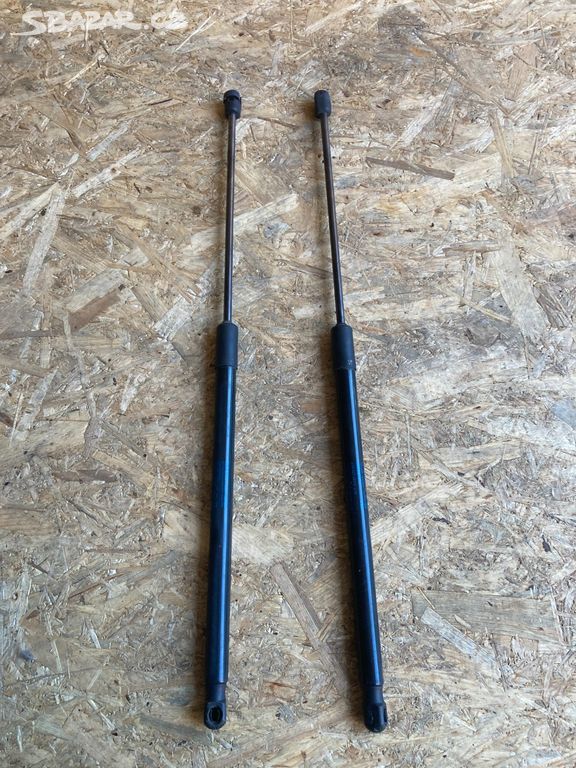 Škoda Superb III,3 plynová vzpěra