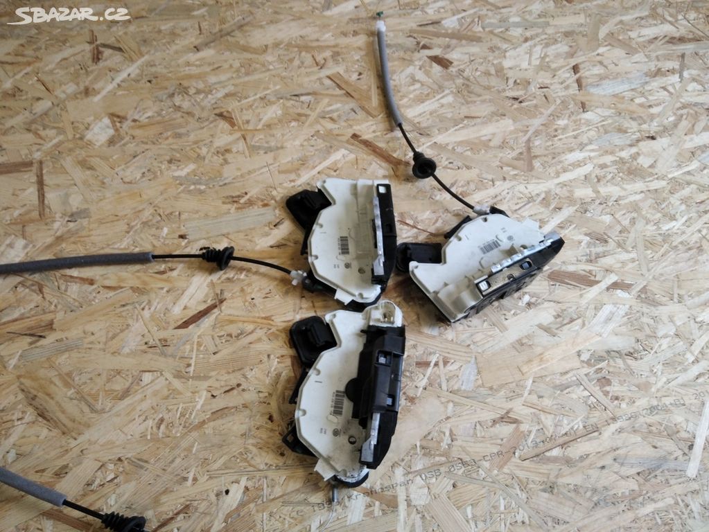 5E0839016A octavia 3 zámek pravý zadní