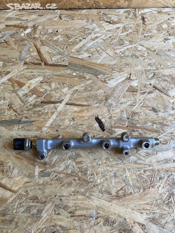 04C133320G Vstřikovací lišta