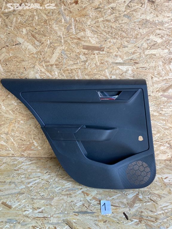 Škoda fabia III levá zadní výplň combi