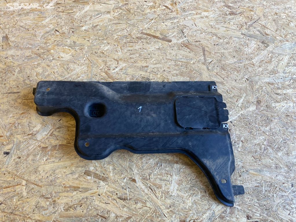 kryt podlahy pravý zadní Superb III 3Q0825102A