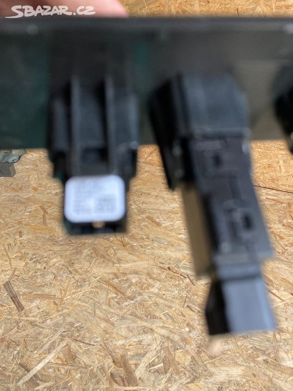 Krytka se vstupem USB AUX 6V0857367A