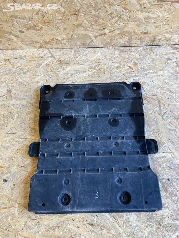 kryt podlahy VW Golf VII  5Q0825230H