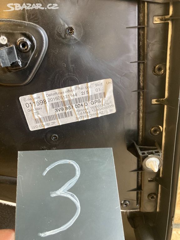 Škoda Superb III,3 pravá zadní výplň combi