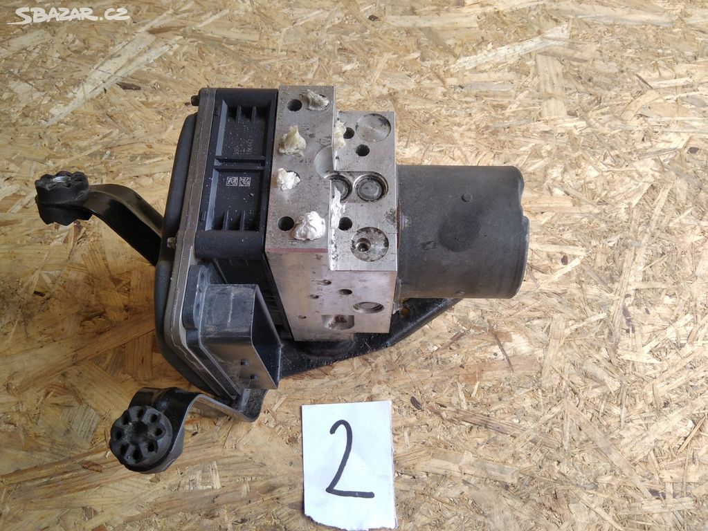 ABS jednotka BMW X6  6854702-01