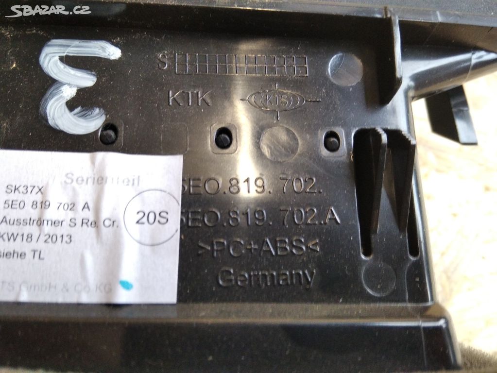 Průduch ventilace pravý přední  5E0819702A