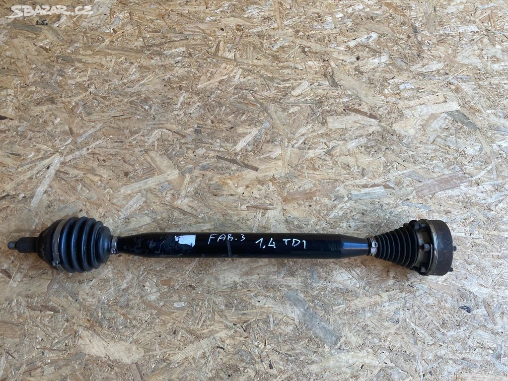 Pravá přední poloosa fabia III  6C0407272 C