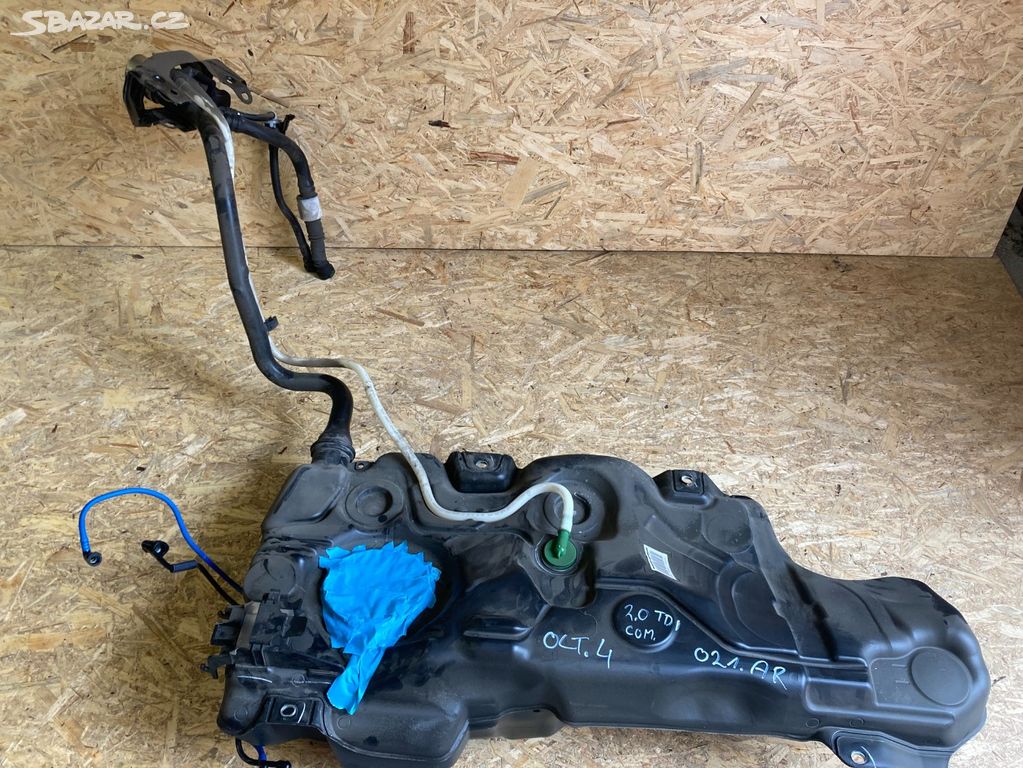 Skoda Octavia IV,4 2020 Nádrž: Paliva: 5WA201021AR