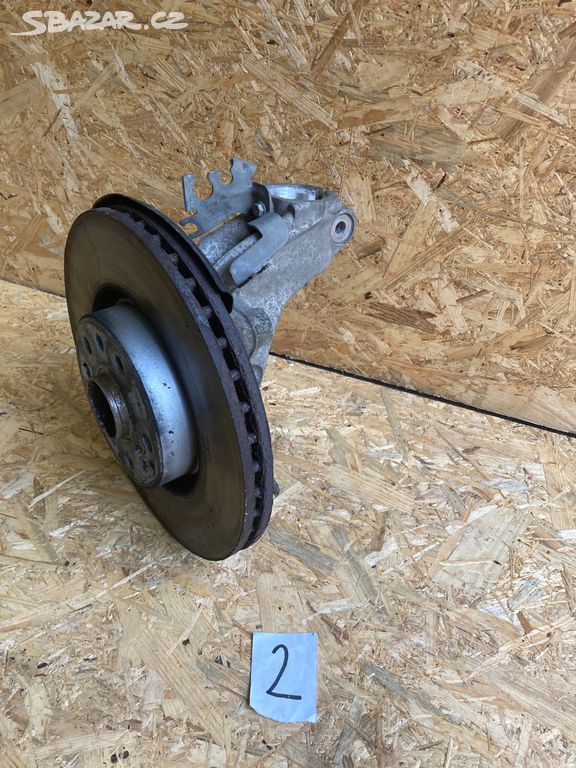 Škoda Superb III,3 pravá těhlice