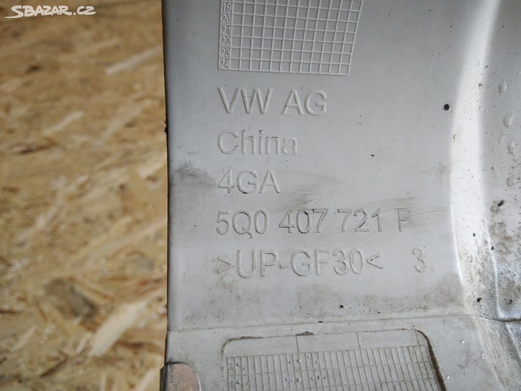 5Q0407721F Kryt poloosy