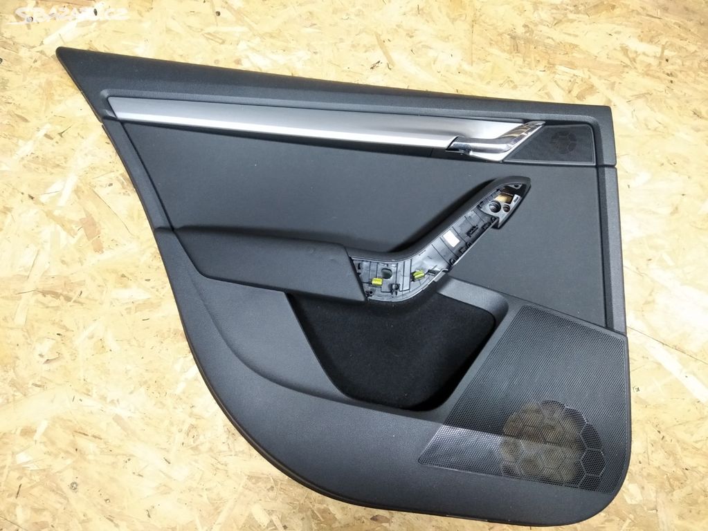 Octavia 3 výplň dveří levá zadní combi
