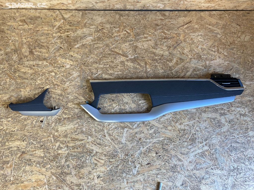 Škoda Octavia IV,4 dekorace přístrojové desky