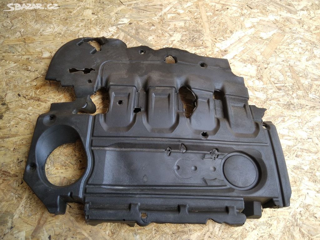 Kryt motoru škoda 04l103954t 04l103925q