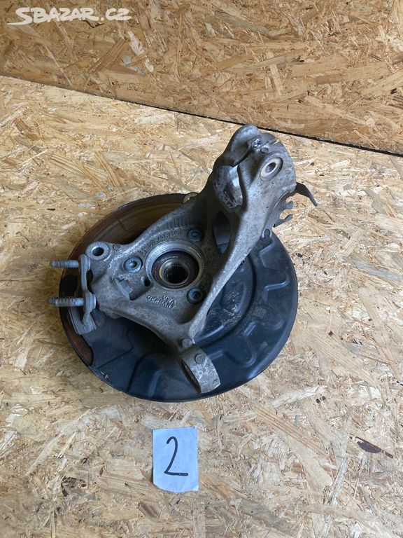 Škoda Superb III,3 pravá těhlice