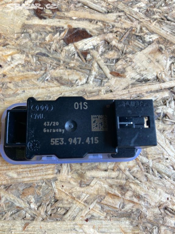 Osvětlení prostoru nohou 5E3 5E3947415